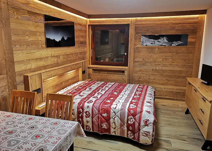 Petit Tibet Aparthotel