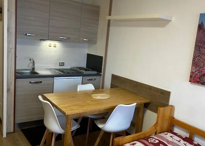 Aparthotel Petit Tibet 3*