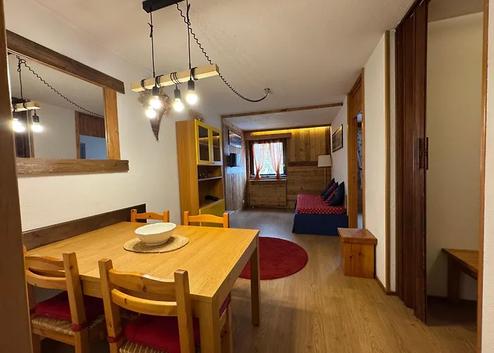 Aparthotel Petit Tibet 3*