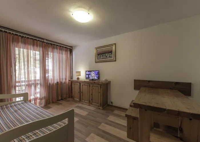 Ξενοδοχείο με διαμερίσματα Petit Tibet 3*